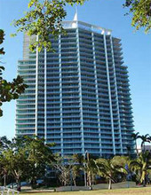 Grovenor House in Miami, FL - Foto de edificio - Building Photo