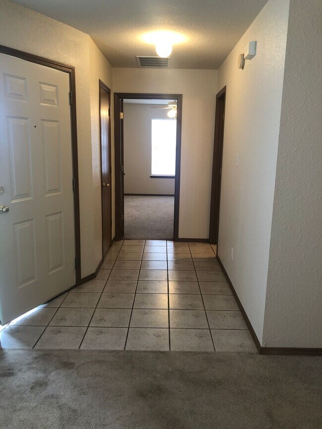 1095 Grinnel Cir-Unit -A in Greenwood, AR - Building Photo - Building Photo