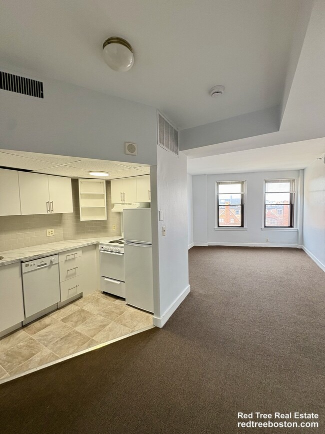 property at 475 Commonwealth Ave