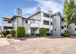 Mountain Meadows in Troutdale, OR - Foto de edificio - Building Photo