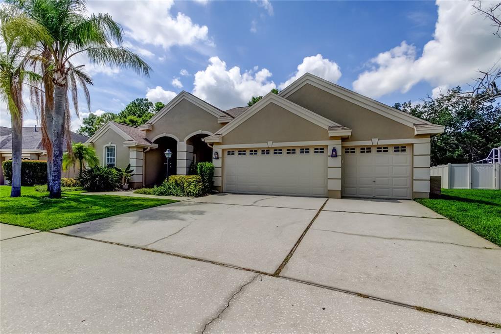 11935 Middlebury Dr in Tampa, FL - Building Photo