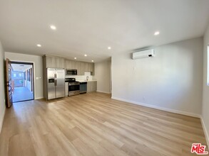 3207 W 3rd St in Los Angeles, CA - Building Photo - Building Photo