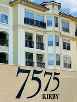 7575 Kirby Dr in Houston, TX - Building Photo