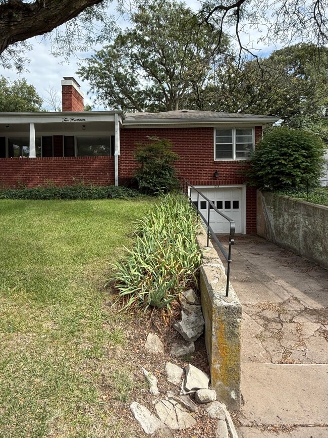 property at 1014 N Yale Ave