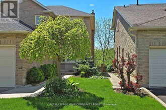 52 Eleanor Cir in Richmond Hill, ON - Building Photo - Building Photo