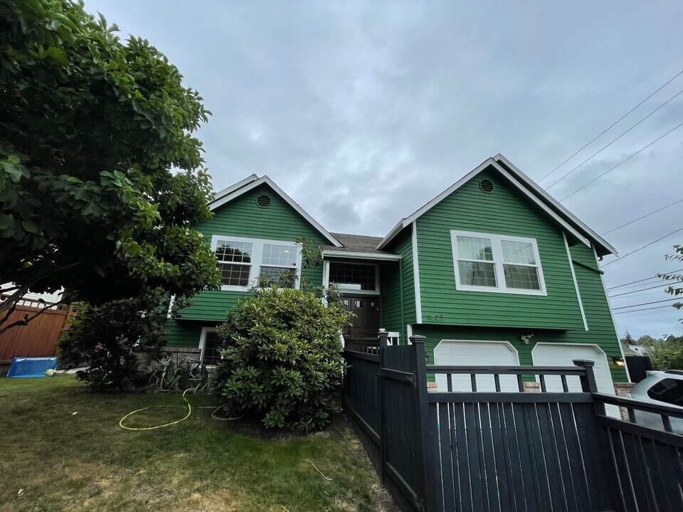 1803 N 88th St in Seattle, WA - Building Photo