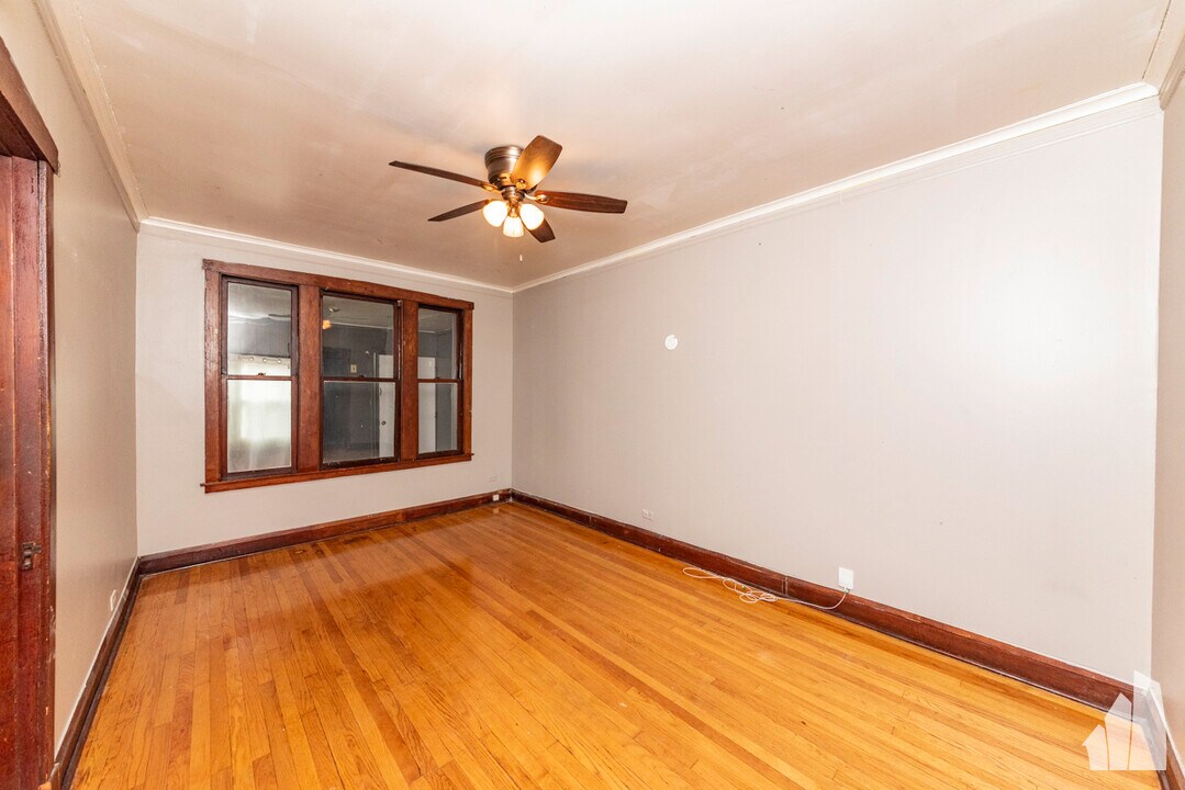 3312 W Armitage Ave, Unit 2 in Chicago, IL - Building Photo