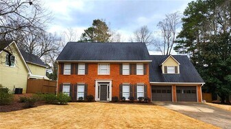 5139 Chestnut Cir in Woodstock, GA - Building Photo