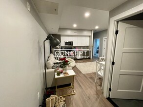 100 Hemenway St-Unit -506 in Boston, MA - Building Photo - Building Photo