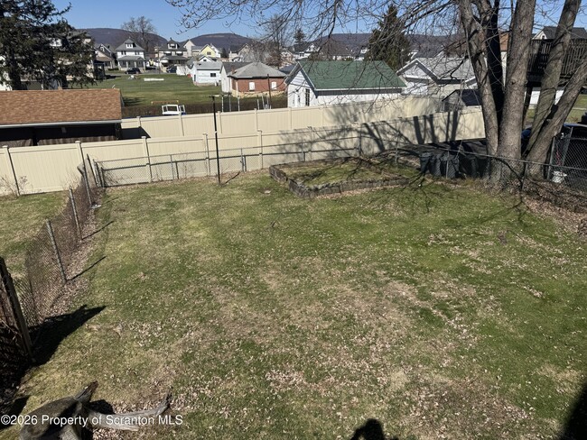 205 Battin St in Dunmore, PA - Building Photo - Building Photo