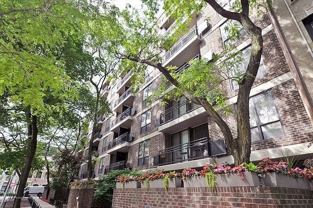 property at 2600 N Hampden Ct