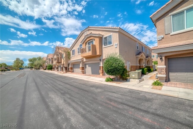 10011 Diamond Summit Ct in Las Vegas, NV - Building Photo - Building Photo