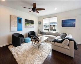 1945 Kingsley Cir in Northbrook, IL - Foto de edificio - Building Photo