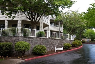 Holiday Hidden Lakes in Salem, OR - Building Photo - Building Photo