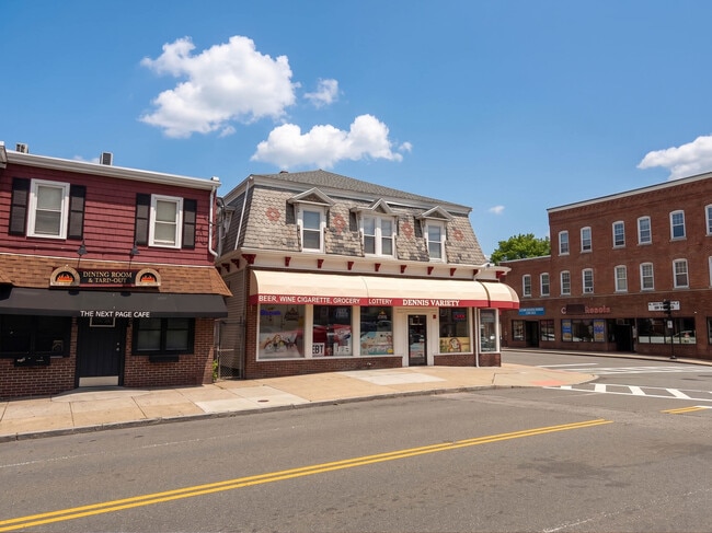 560 Broad St, Unit 1