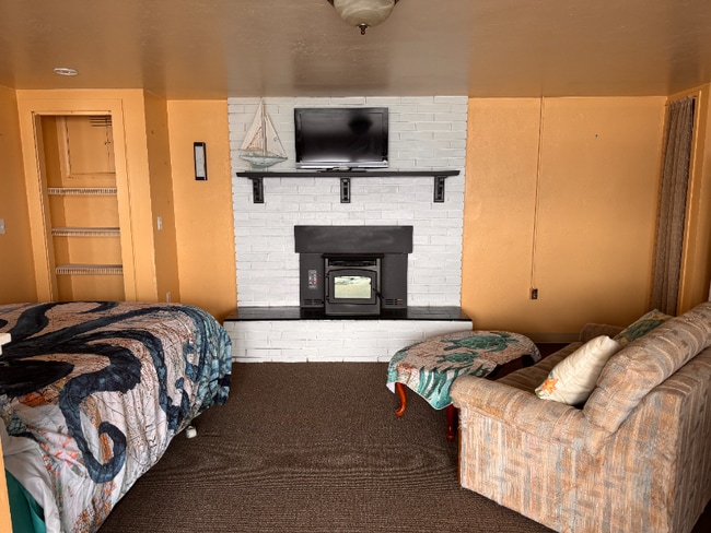 12590 Seabeck Hwy NW in Seabeck, WA - Foto de edificio - Building Photo