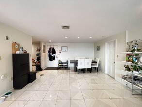 30 Revere Beach Pkwy in Medford, MA - Foto de edificio - Building Photo