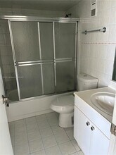 4675 W 18th Ct in Hialeah, FL - Building Photo - Building Photo
