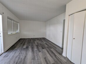 7805 Crespi Blvd in Miami Beach, FL - Building Photo - Building Photo