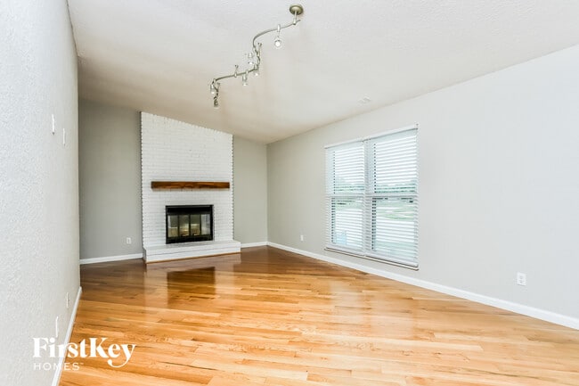 4332 Meadowgreen Trails Dr in St. Louis, MO - Foto de edificio - Building Photo