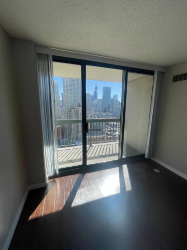7 W Superior St in Chicago, IL - Building Photo - Building Photo
