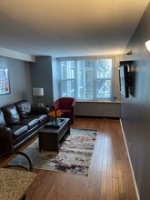 400 E Randolph St, Unit 2402 in Chicago, IL - Foto de edificio - Building Photo