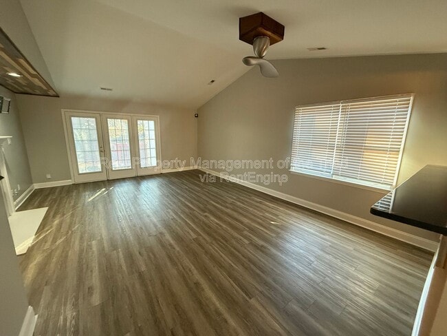 1319 Glen Raven Ct in Greensboro, NC - Foto de edificio - Building Photo