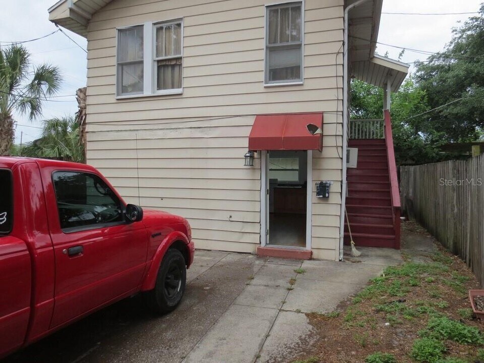 6004 N Suwanee Ave in Tampa, FL - Building Photo