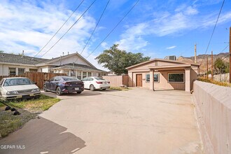 3225 Fort Blvd in El Paso, TX - Building Photo - Building Photo