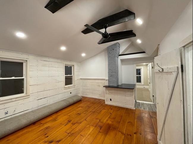 112 W Main St, Unit 3 in Marlborough, MA - Foto de edificio - Building Photo