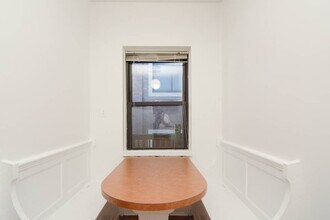 3024 N Halsted St, Unit B4 in Chicago, IL - Building Photo - Building Photo