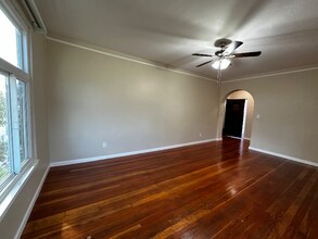 2208 Carroll St, Unit 304 in Oakland, CA - Building Photo - Building Photo