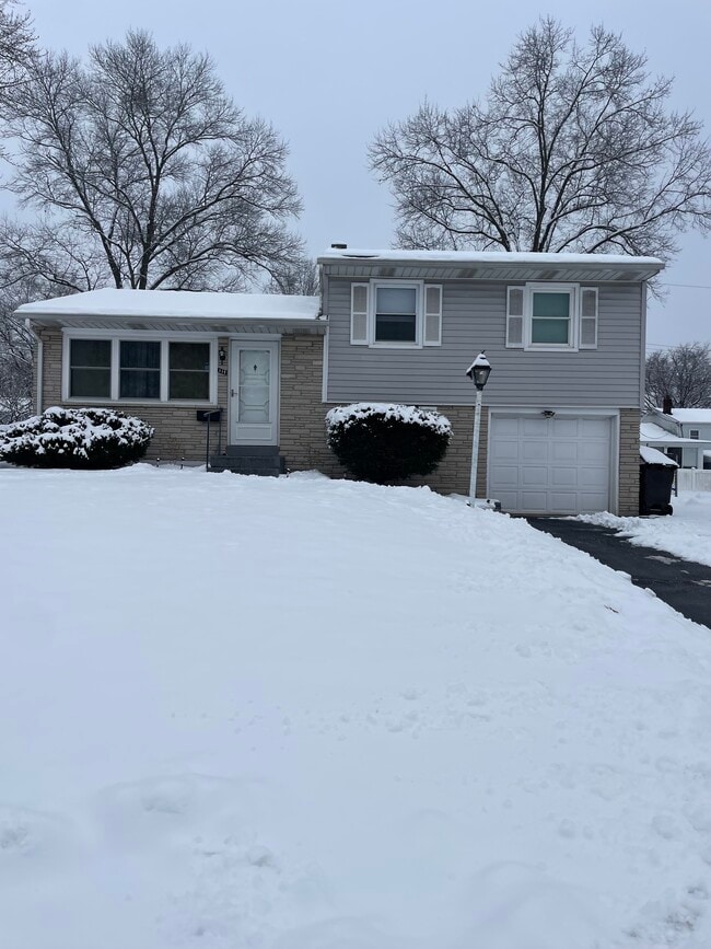 property at 117 Briarwood Dr