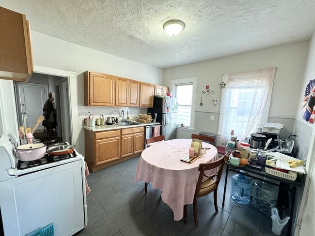 10 Wave Ave, Unit 3