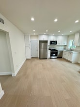 600 E Garfield Ave in Glendale, CA - Building Photo - Building Photo