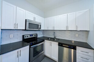 Cedarwood Suites in Toronto, ON - Building Photo