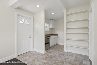 43-47-47 Tinker St in Woodstock, NY - Building Photo - Building Photo