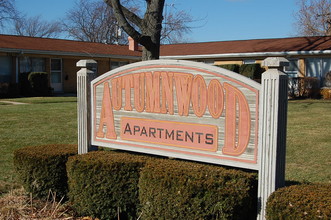 Autumnwood Apartments in Aurora, IL - Building Photo - Building Photo