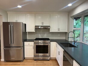 3401 169th Ave NE in Bellevue, WA - Building Photo - Building Photo