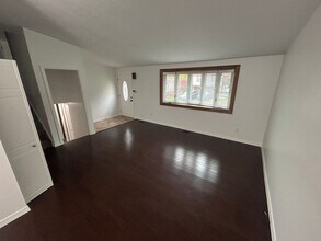 2192 Morning Wind Cir in Bridgeville, PA - Building Photo - Building Photo