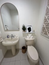 14 Squirrel Hill in Roslyn, NY - Building Photo - Building Photo