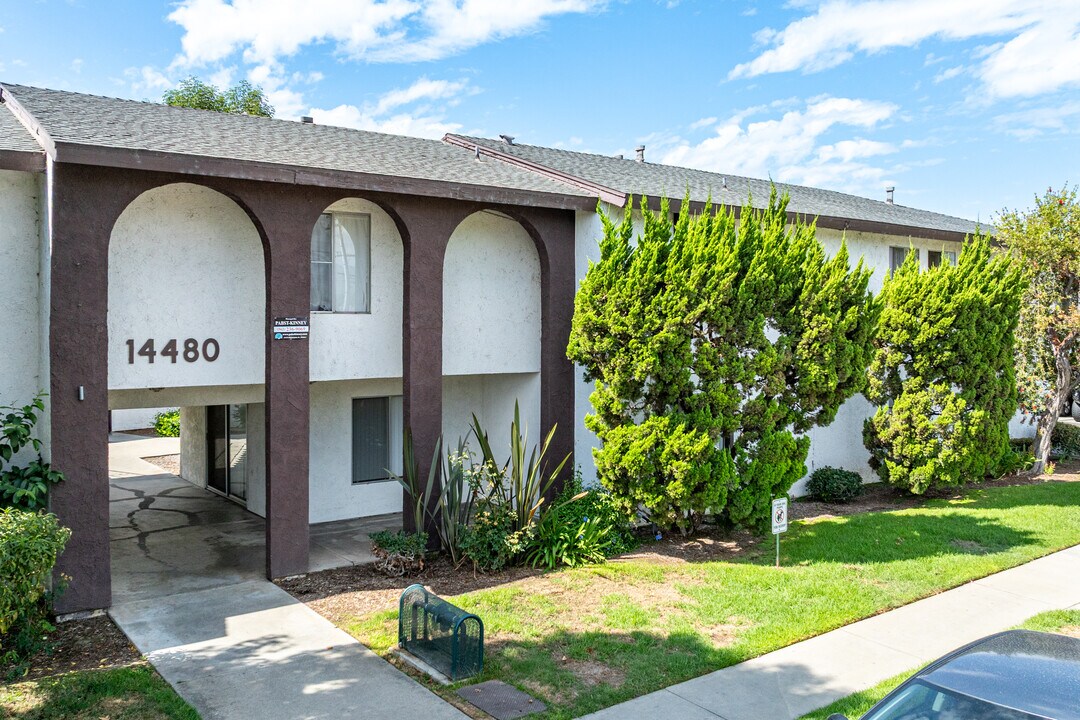 Mulberry Terrace in Whittier, CA - Building Photo
