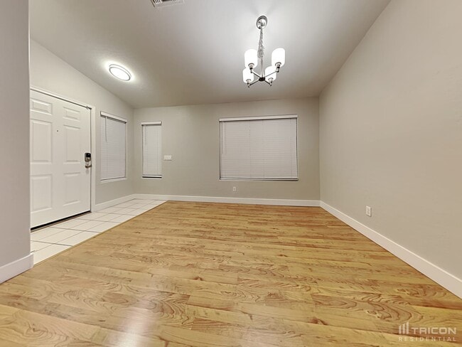 9126 W Serrano St in Phoenix, AZ - Building Photo - Building Photo