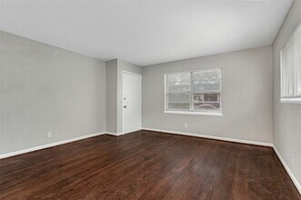 4916 Worth St, Unit 1 in Dallas, TX - Building Photo - Building Photo