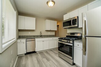 764 5 Pines Rd in Irwin, PA - Building Photo - Building Photo