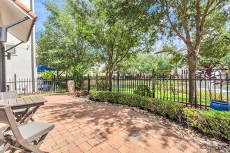 1716 Upland Lakes in Houston, TX - Building Photo - Building Photo