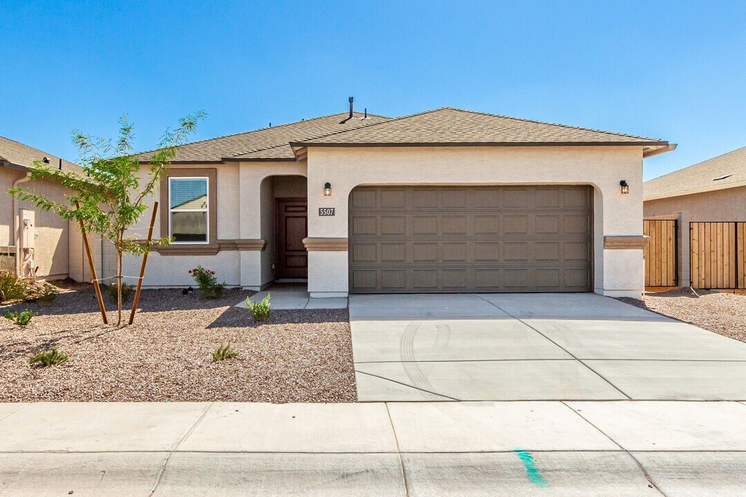 5507 E Mearn Rd in Queen Creek, AZ - Building Photo