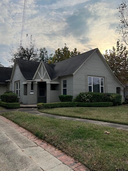 property at 328 Mockingbird Ln