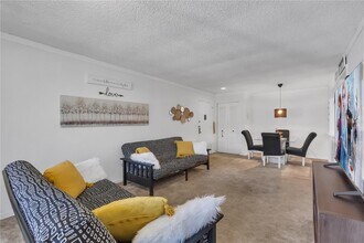 3286 S Semoran Blvd in Orlando, FL - Foto de edificio - Building Photo