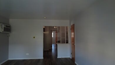 9215 S Pulaski Rd in Evergreen Park, IL - Building Photo - Building Photo